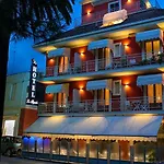 Lo Squalo Otel Grottammare