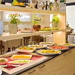 Lo Squalo Otel