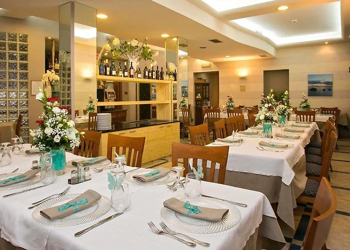 Hotel Lo Squalo 3*