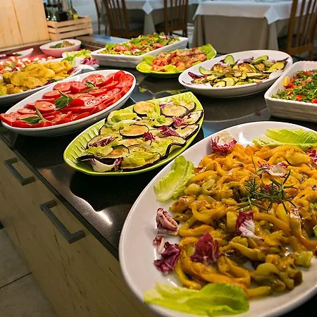 Lo Squalo Отель Гроттамаре