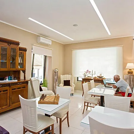 Lo Squalo Отель Гроттамаре