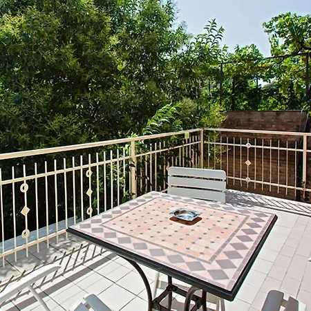 Отель Lo Squalo