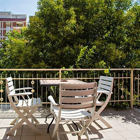 Lo Squalo Отель