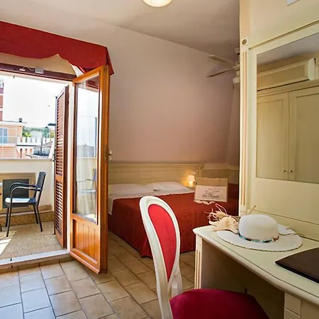 Lo Squalo Отель