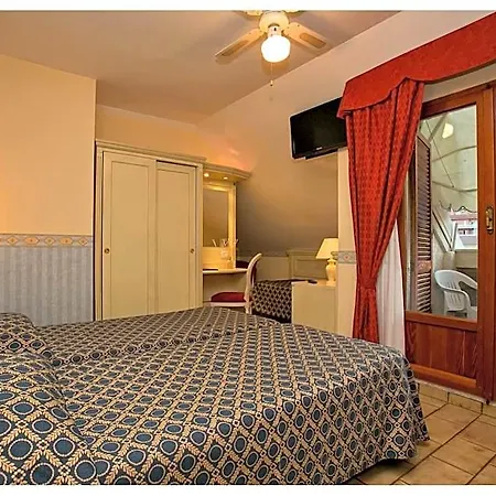 Lo Squalo Hotel