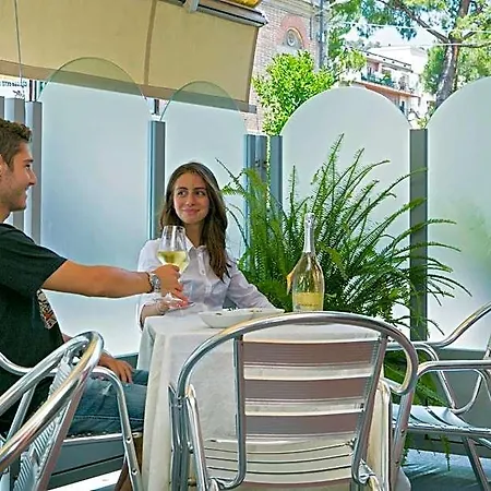 Hotel Lo Squalo