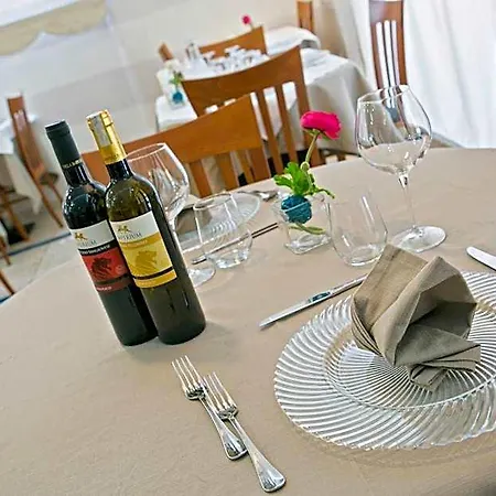 Lo Squalo 3* Grottammare