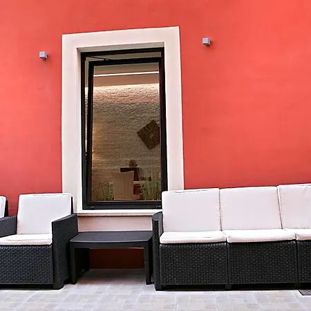 Hotel Lo Squalo 3*