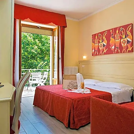 Hotel Lo Squalo