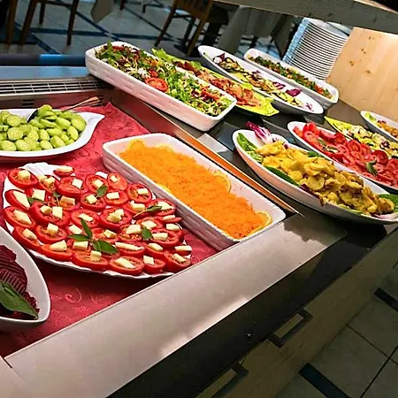 Lo Squalo Otel