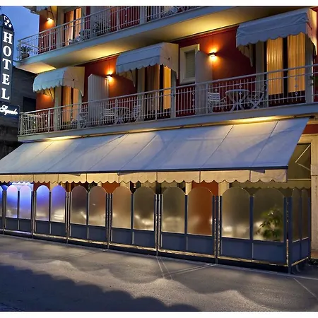 Lo Squalo Отель 3*