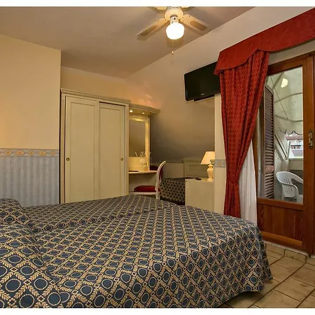 Отель Lo Squalo