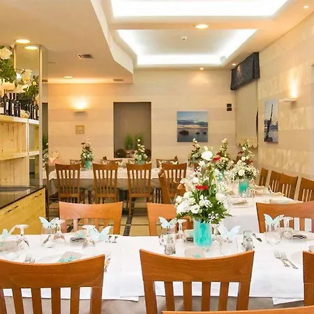 Lo Squalo Hotel