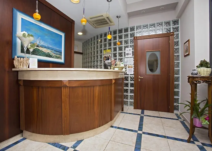 Hotel Lo Squalo 3*